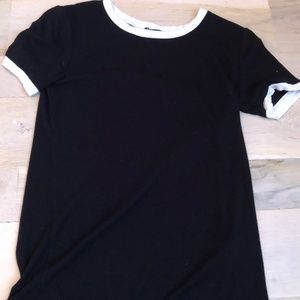 FOREVER 21 Black and White Top